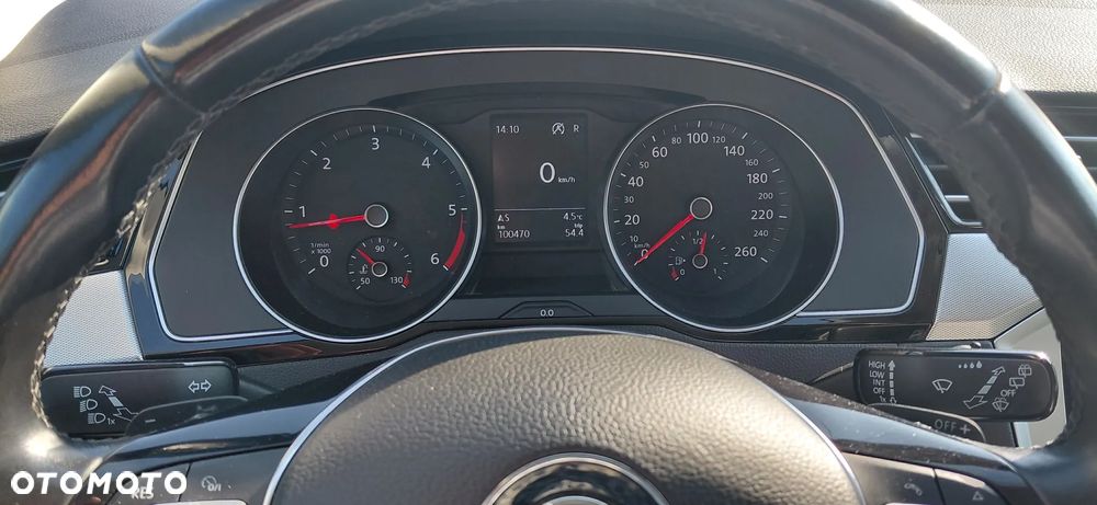 Volkswagen Passat - 8