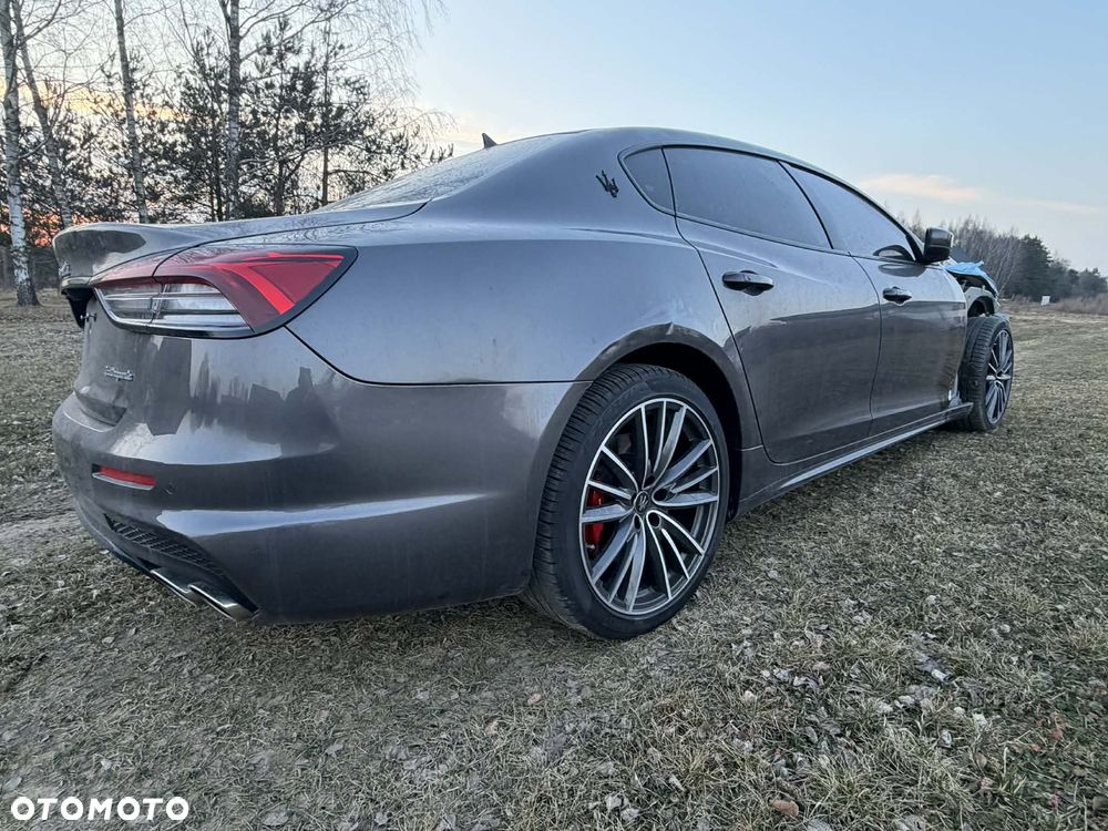 Maserati Quattroporte GranSport S - 23