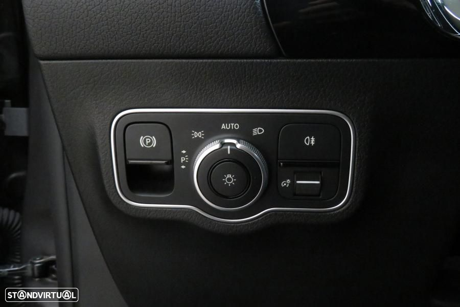 Mercedes-Benz GLA 180 d AMG Line - 33