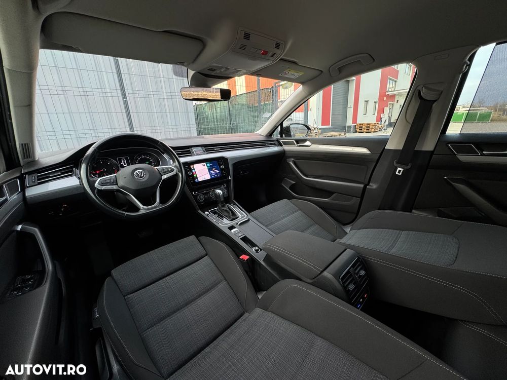 Volkswagen Passat Variant 2.0 TDI SCR DSG Elegance - 8
