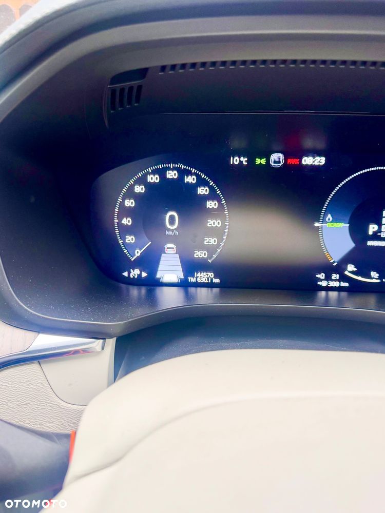 Volvo XC 60 T8 Plug-In Hybrid AWD Inscription - 24