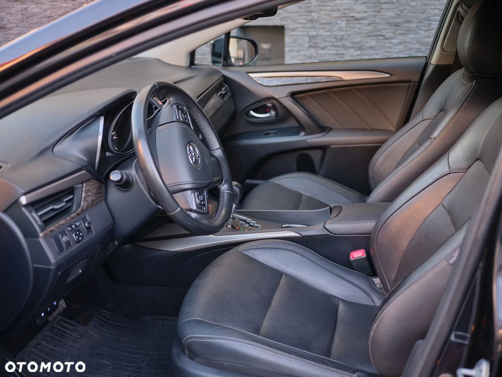 Toyota Avensis 2.0 Prestige MS - 6