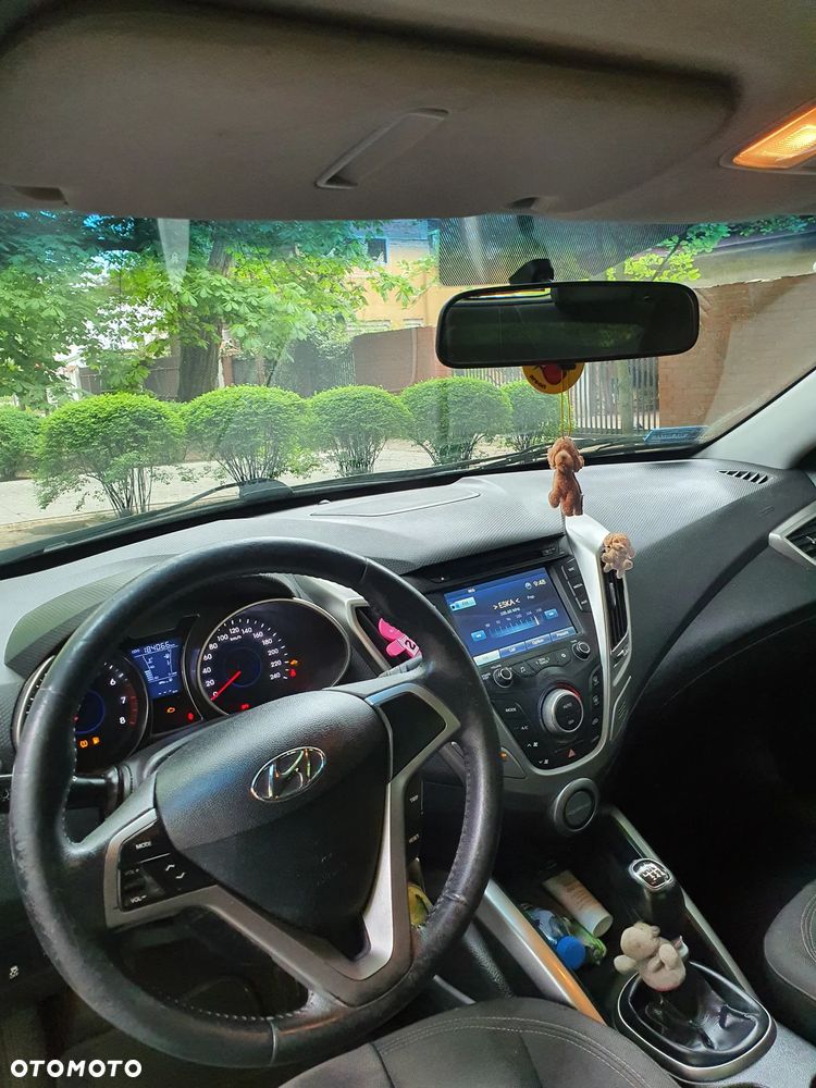 Hyundai Veloster 1.6 GDI Style - 12