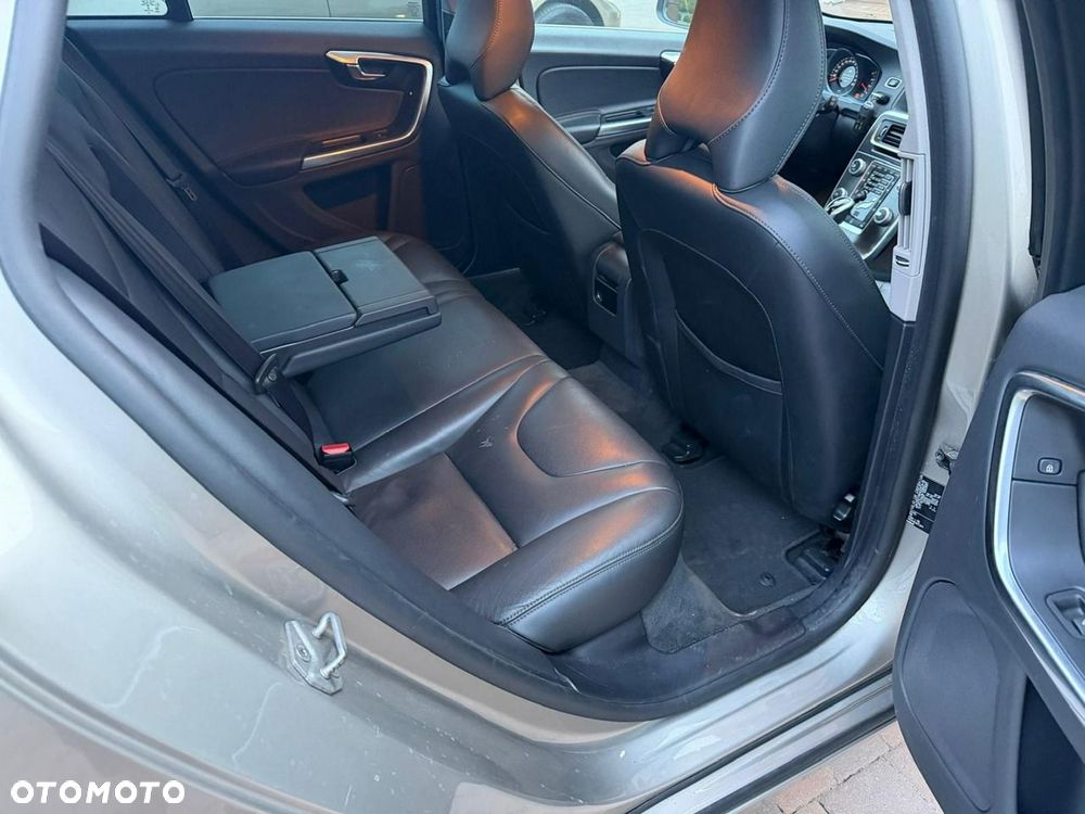 Volvo V60 D3 Momentum - 15