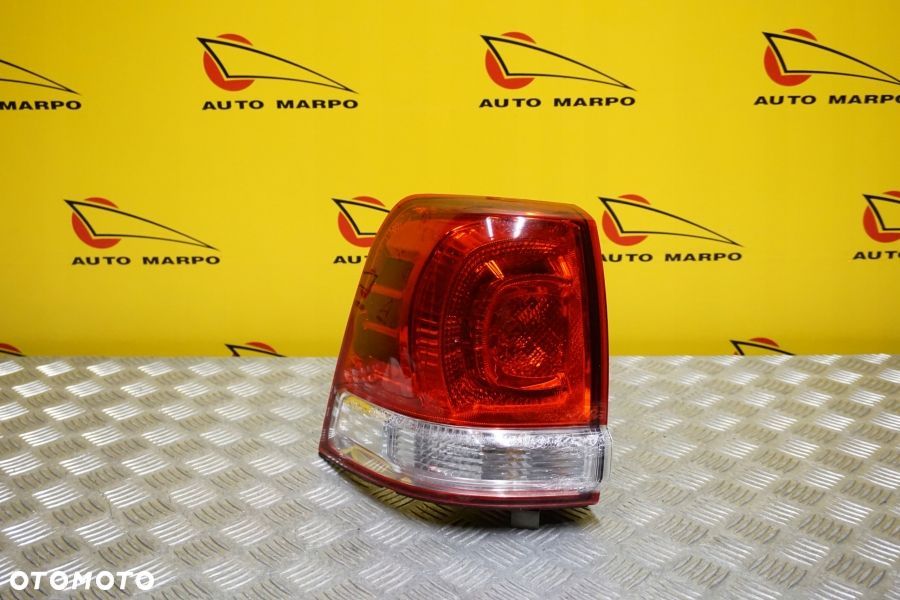TOYOTA LAND CRUISER LC200 2008 - 2011 LAMPA TYŁ LEWA TYLNA USA - 2
