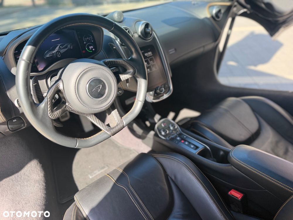 McLaren 570S Coupe - 10