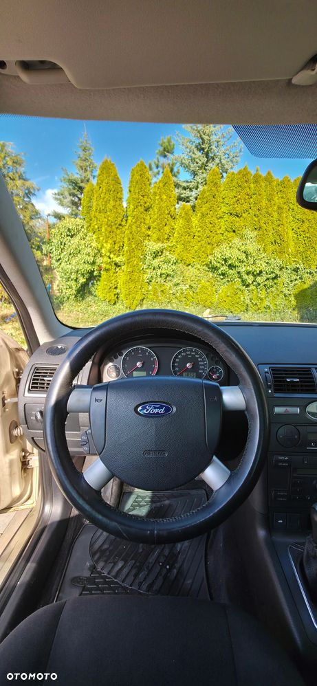 Ford Mondeo 1.8 Ambiente - 35