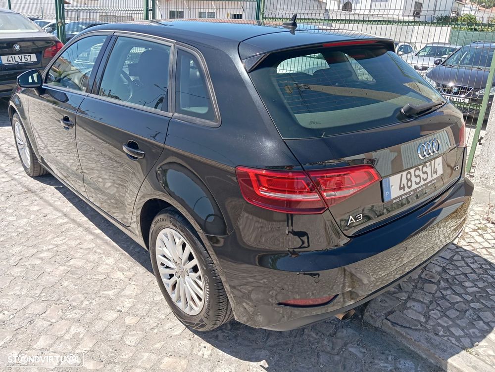 Audi A3 Sportback 1.6 TDI Attraction - 3