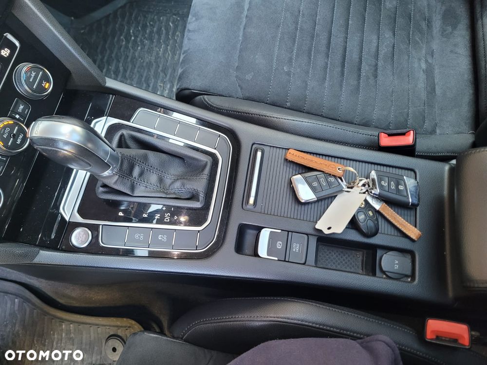 Volkswagen Passat Variant 2.0 TDI SCR DSG Comfortline - 30