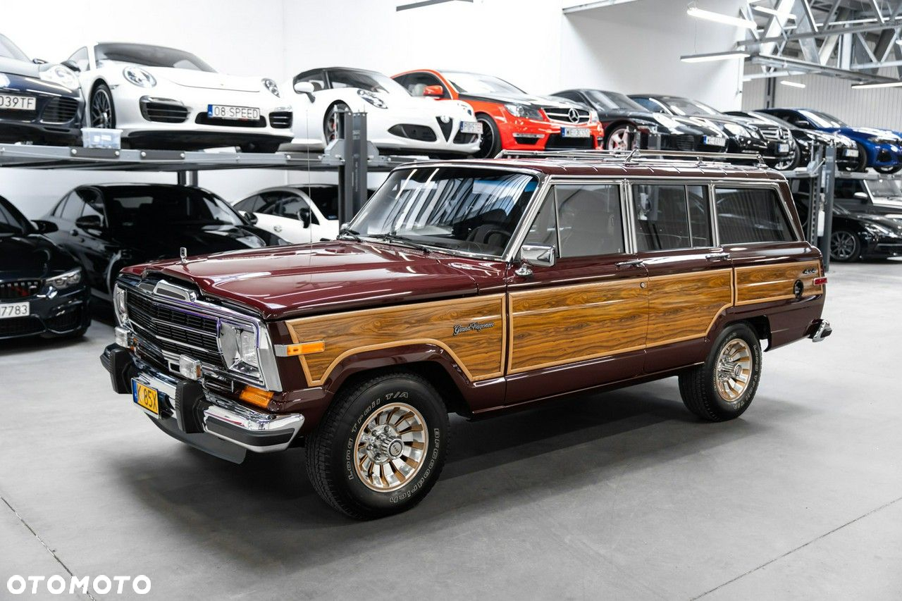 Jeep Wagoneer - 6