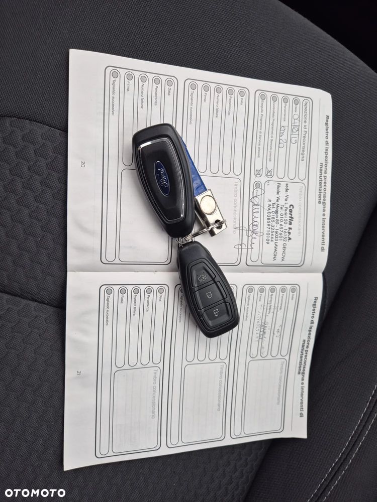 Ford Kuga 1.5 EcoBoost 2x4 Titanium - 18