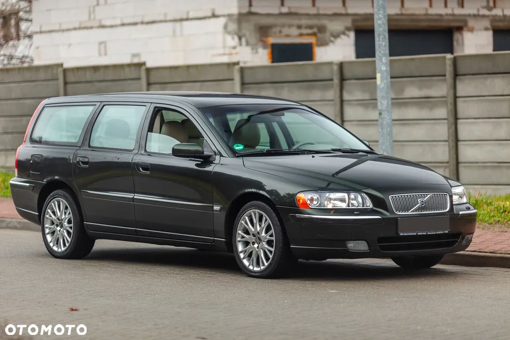 Volvo V70 2.4D5 Summum - 2