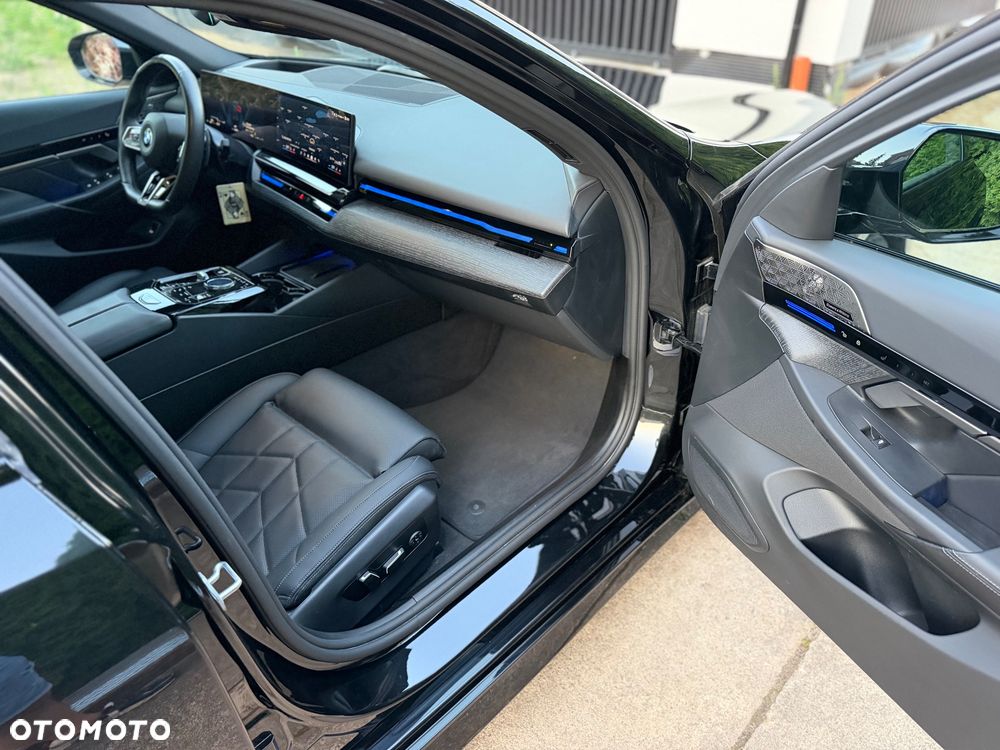 BMW Seria 5 520d xDrive mHEV M Sport - 5