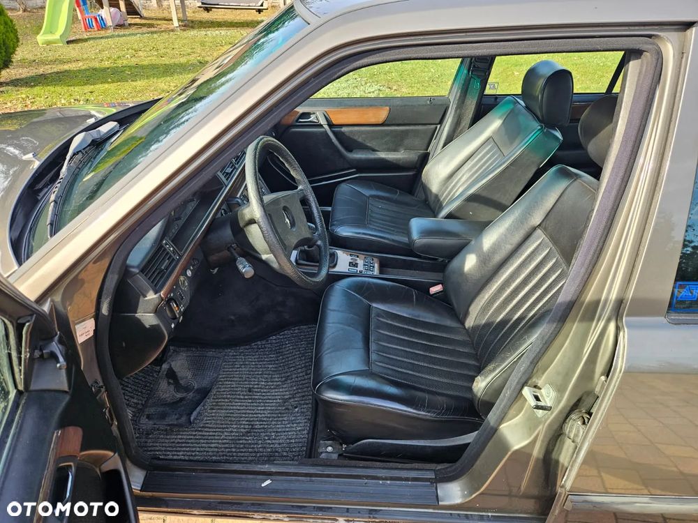 Mercedes-Benz W124 (1984-1993) - 9