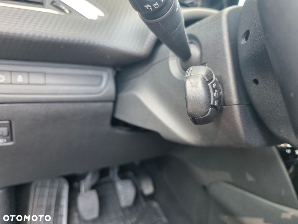 Peugeot 208 1.2 PureTech Allure - 9