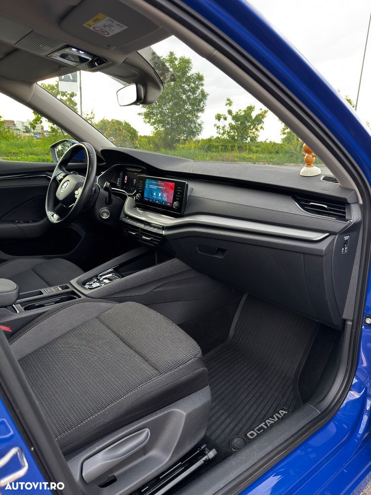 Skoda Octavia 2.0 TDI DSG Style - 32