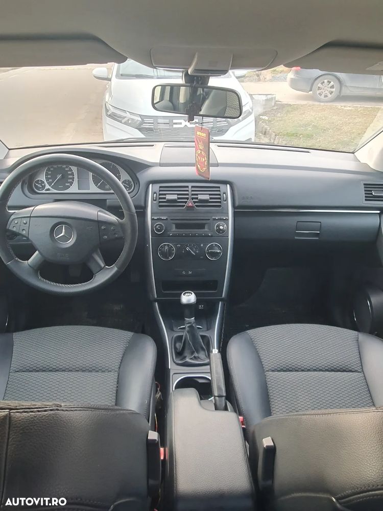Mercedes-Benz B - 6