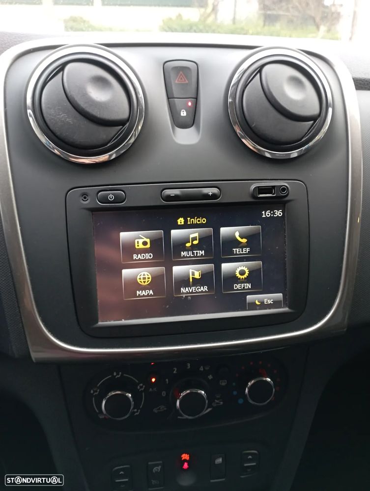 Dacia Sandero 1.5 dCi Stepway - 10