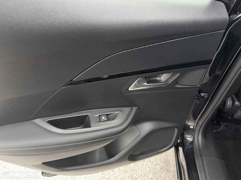 Peugeot e-2008 50 kWh GT Line - 39