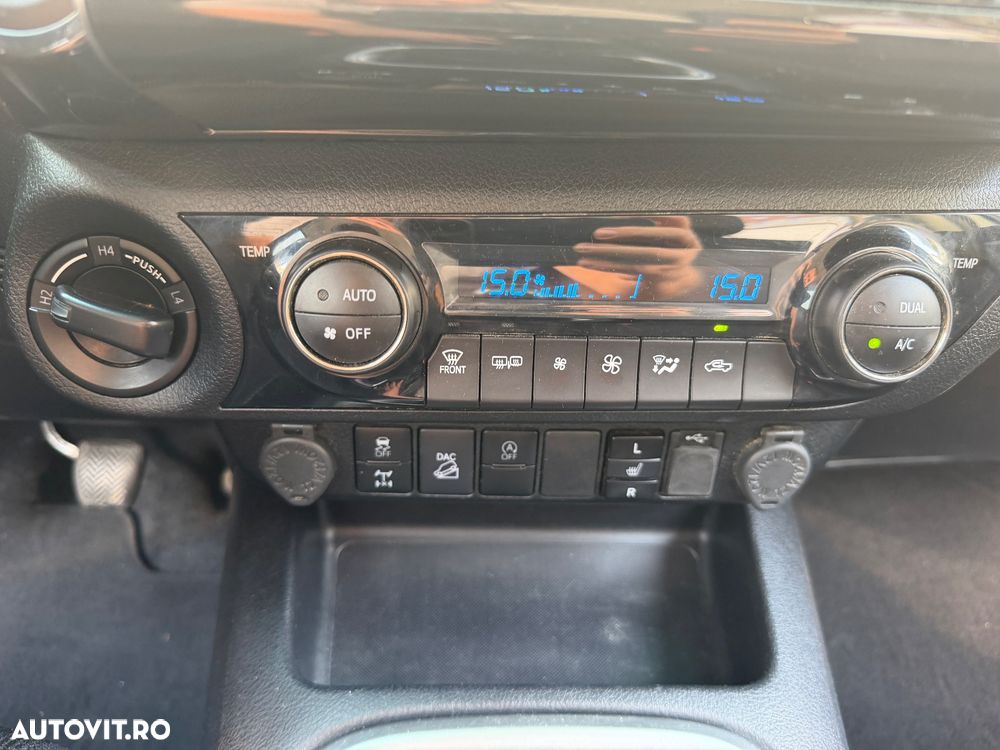 Toyota Hilux 2.4D 150CP 4x4 Double Cab 6MT Style - 10