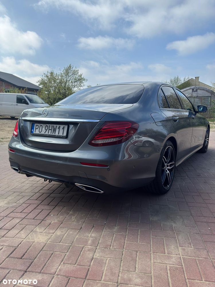 Mercedes-Benz Klasa E 220 d 4-Matic 9G-TRONIC - 3