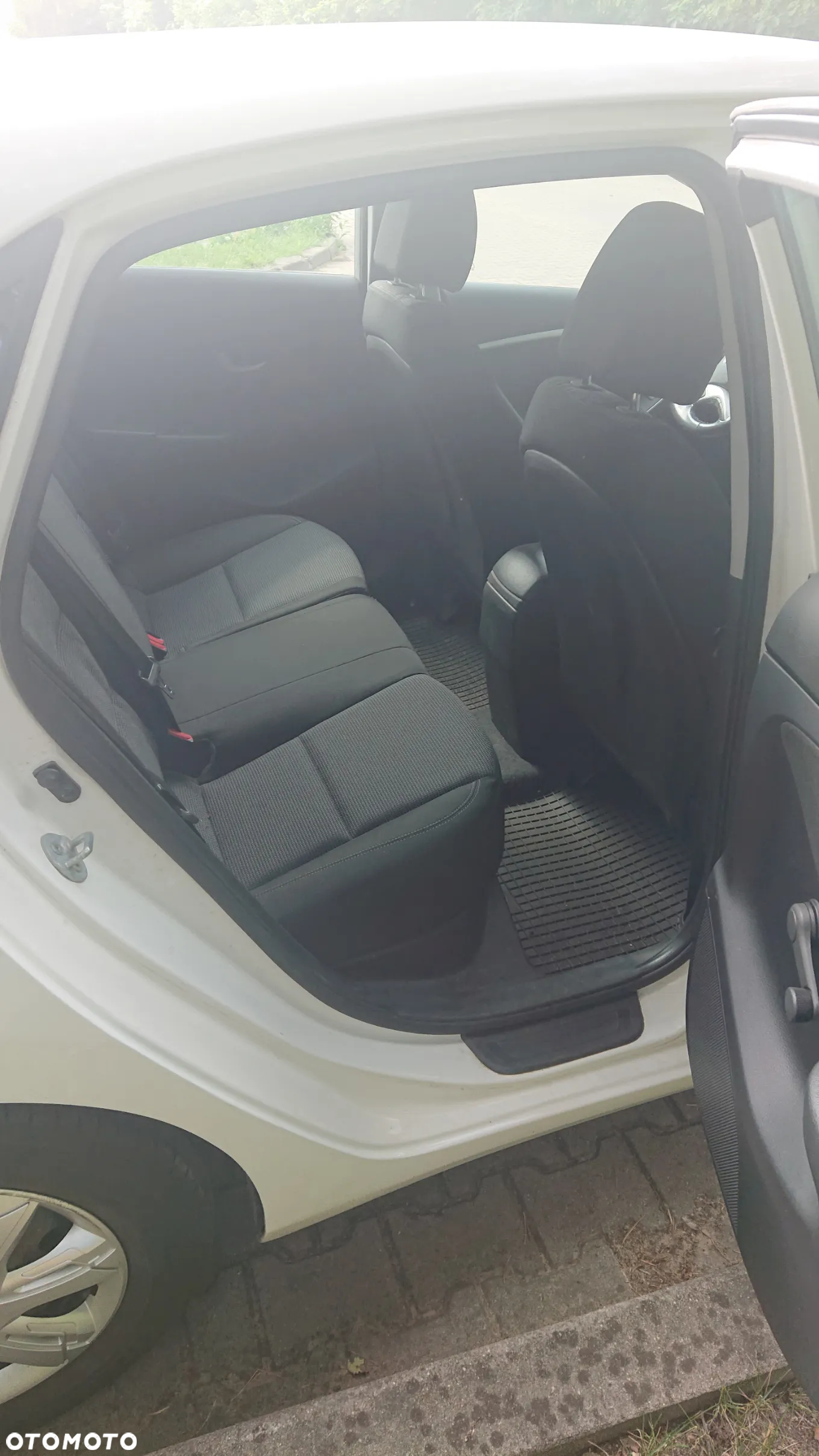 Hyundai i30 1.6 Classic + - 11