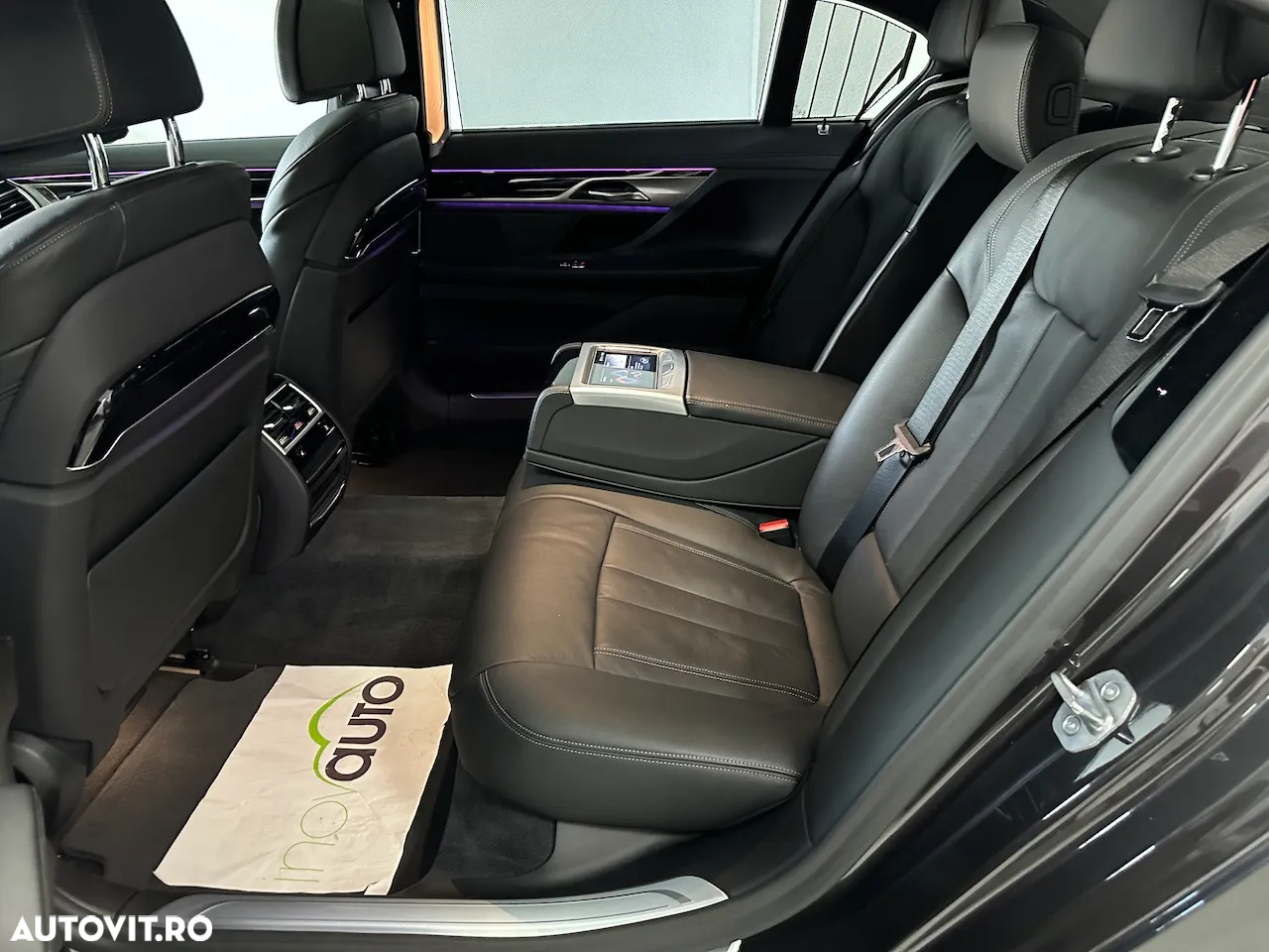 BMW Seria 7 740Li xDrive - 23