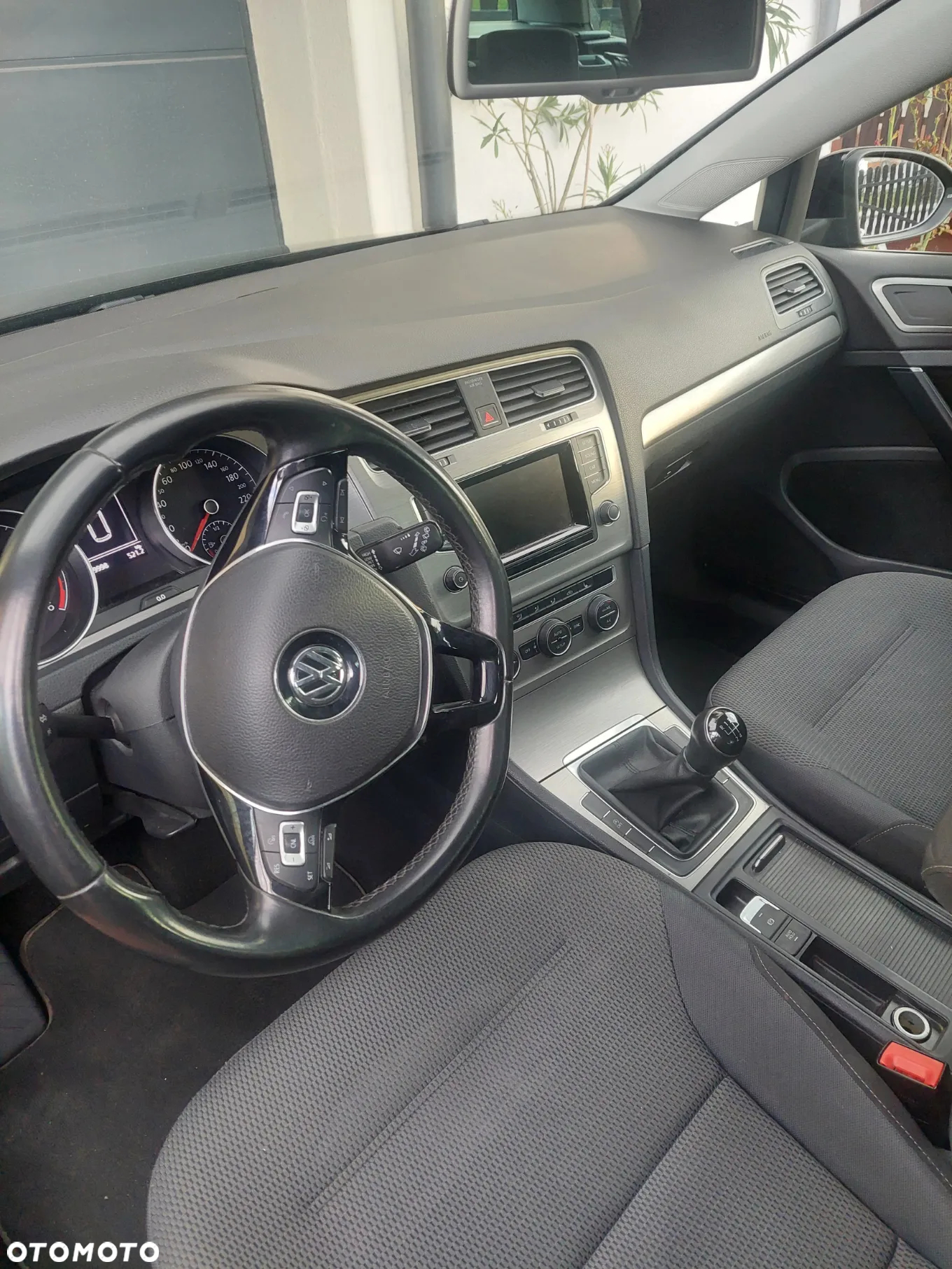 Volkswagen Golf 1.6 TDI BlueMotion Technology Cup - 8