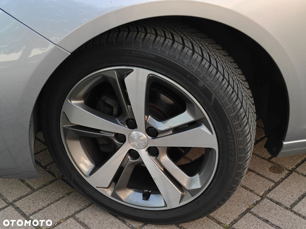 Peugeot 308 1.5 BlueHDi Allure S&S EAT6 - 8