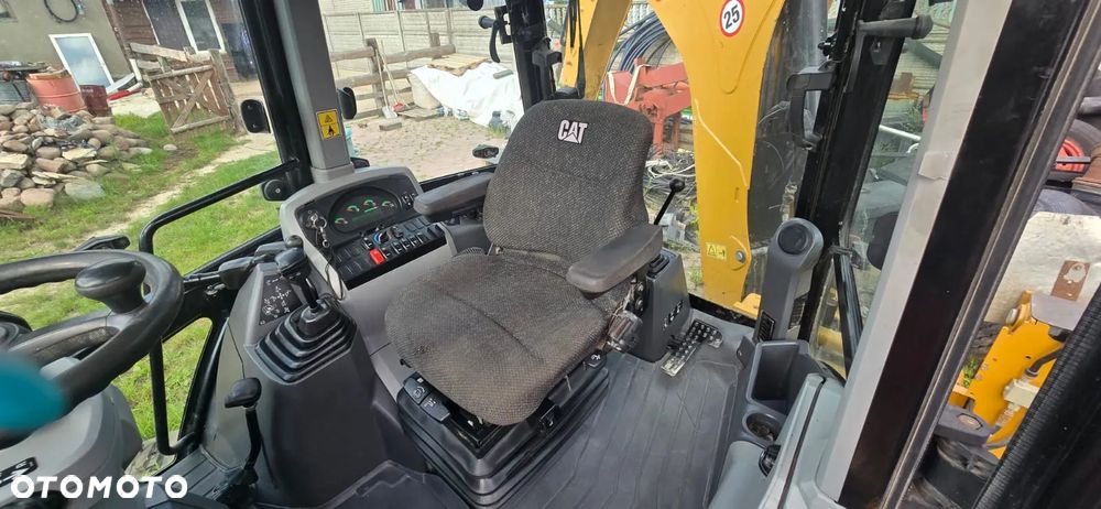 Caterpillar 428F2 - 7