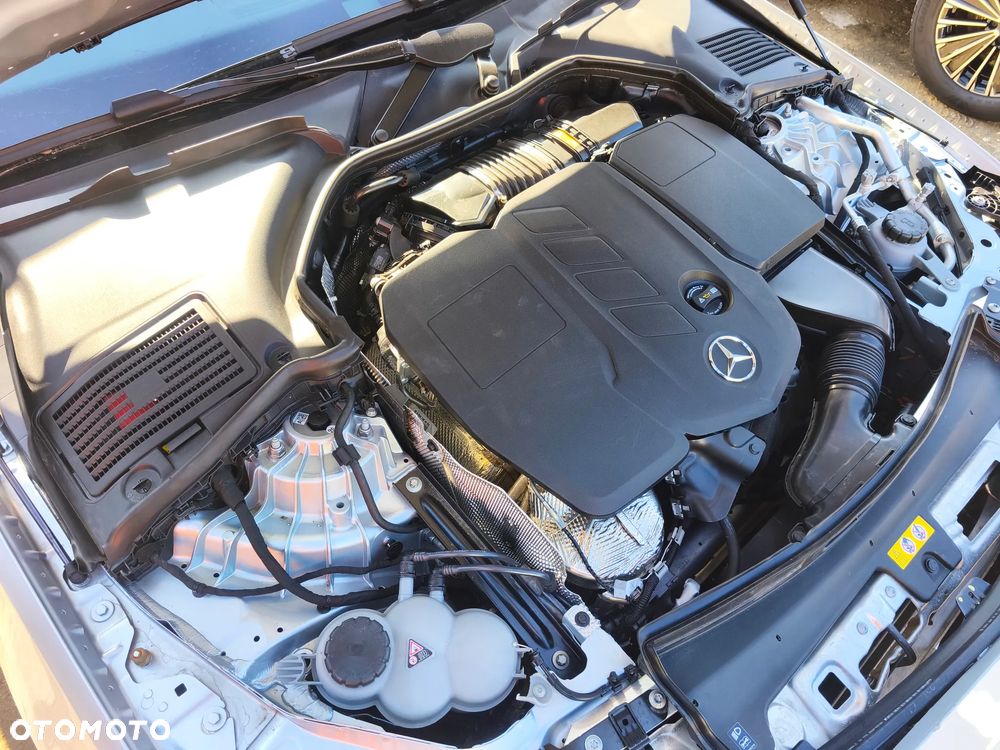 Mercedes-Benz Klasa C 220 d 4MATIC 9G-TRONIC - 17