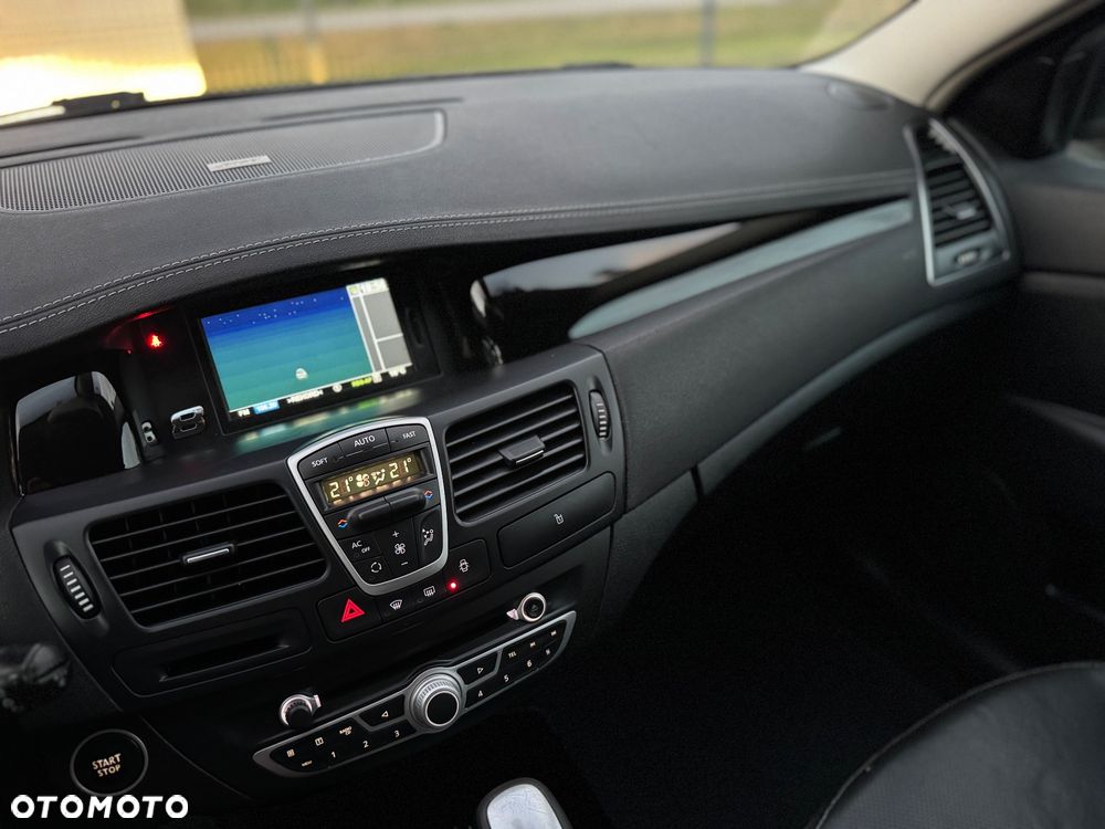 Renault Laguna 2.0 dCi Initiale - 25