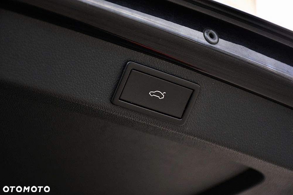 Skoda Octavia 2.0 TDI DSG RS - 23