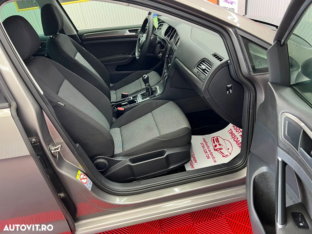 Volkswagen Golf - 13