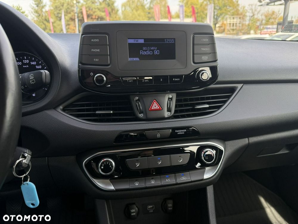 Hyundai i30 1.5 DPI Classic + - 22