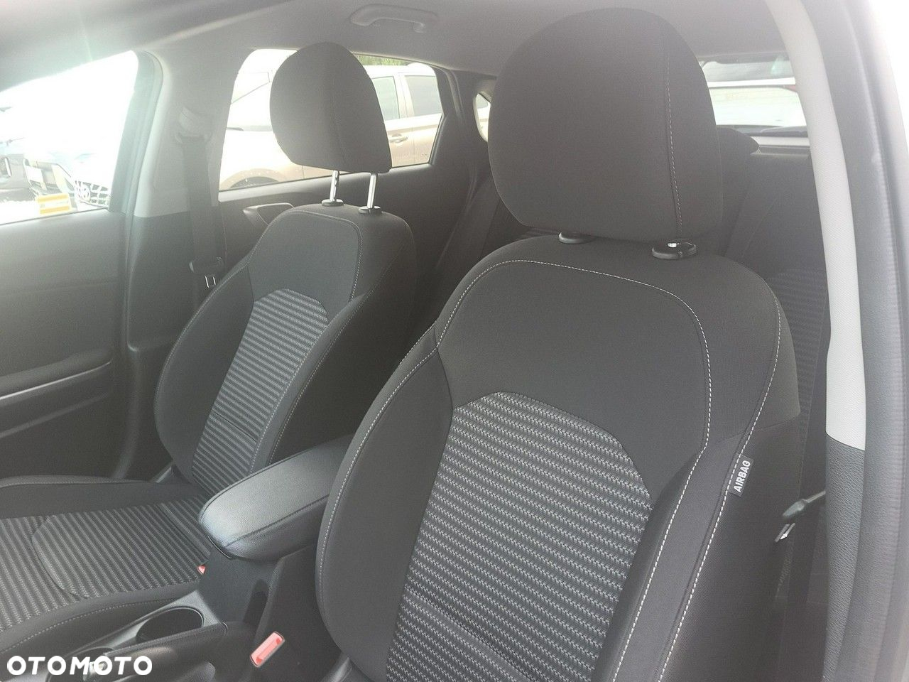 Kia Ceed - 11