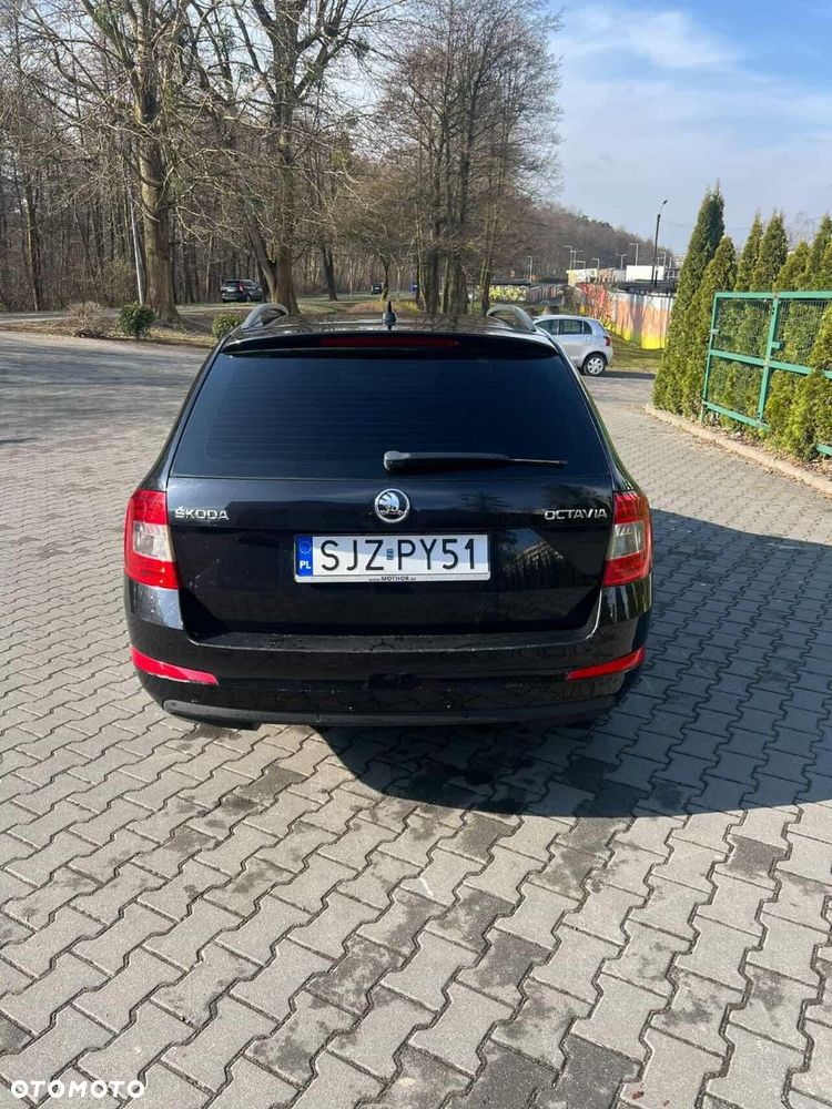 Skoda Octavia 1.6 TDI Edition DSG - 2