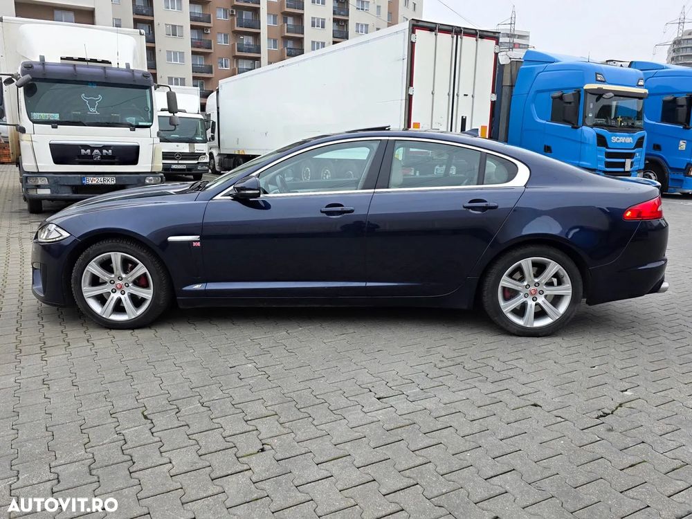 Jaguar XF 2.0 Turbo - 19