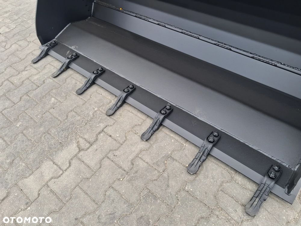 JCB Łyżka otwierana 4x1 - 7