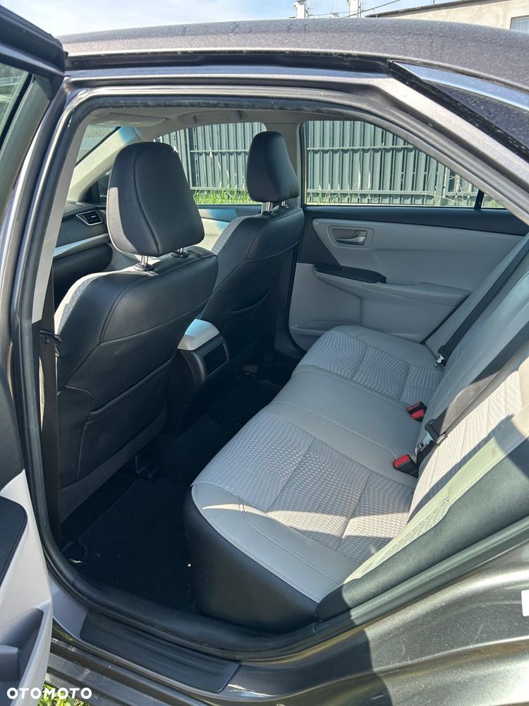 Toyota Camry - 8