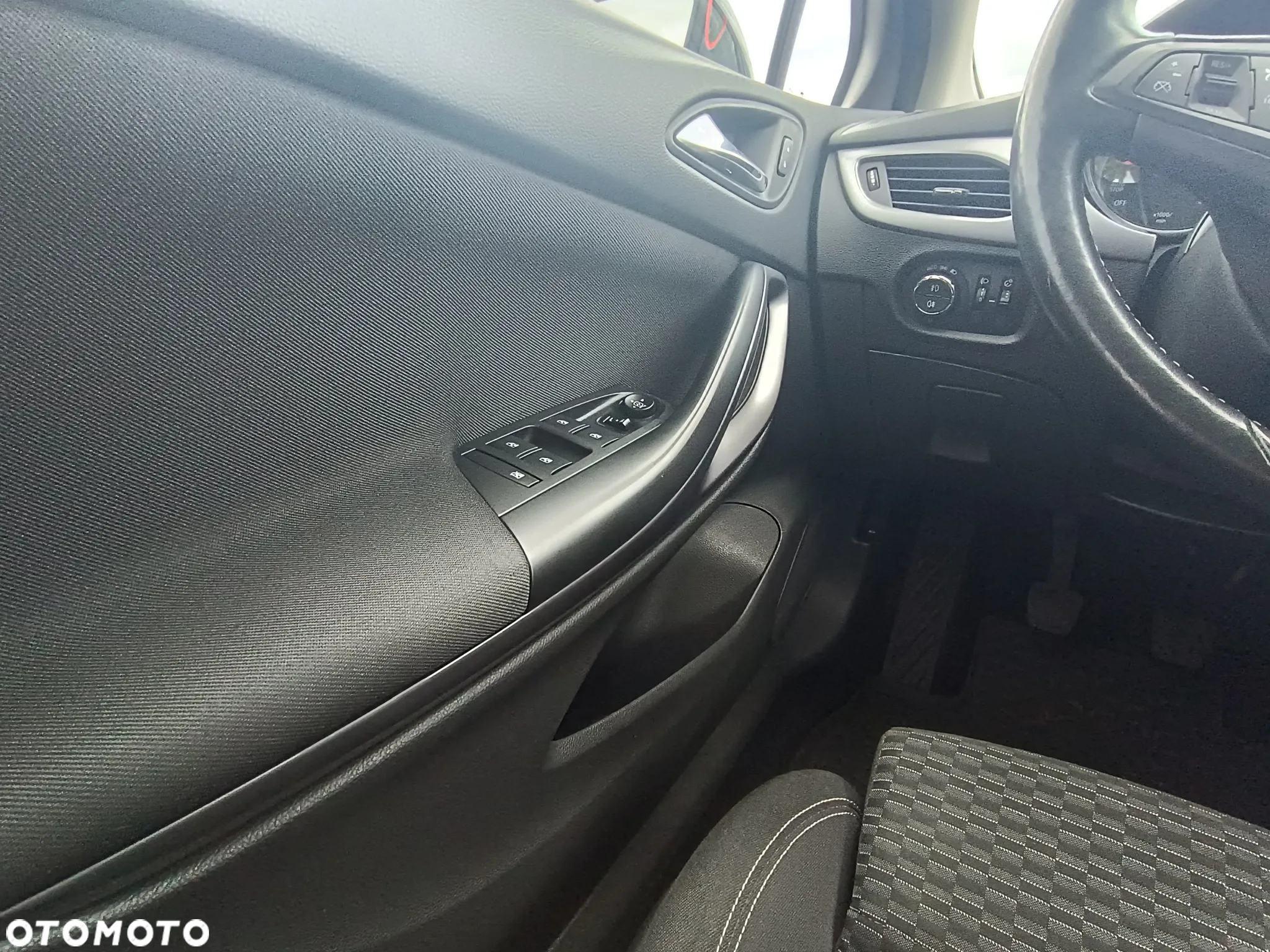 Opel Astra 1.6 BiTurbo D (CDTI) Start/Stop Business - 28