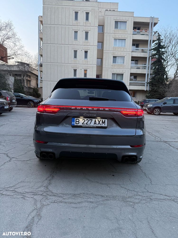 Porsche Cayenne - 6