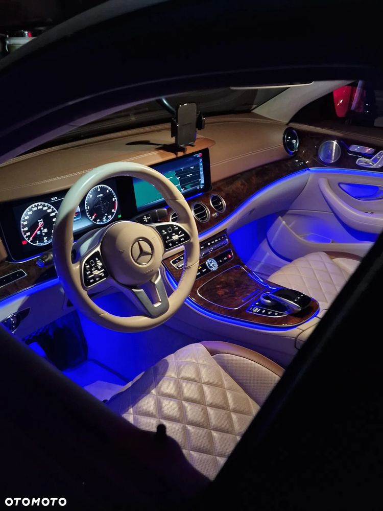 Mercedes-Benz Klasa E 220 d 4-Matic Business Edition 9G-TRONIC - 2