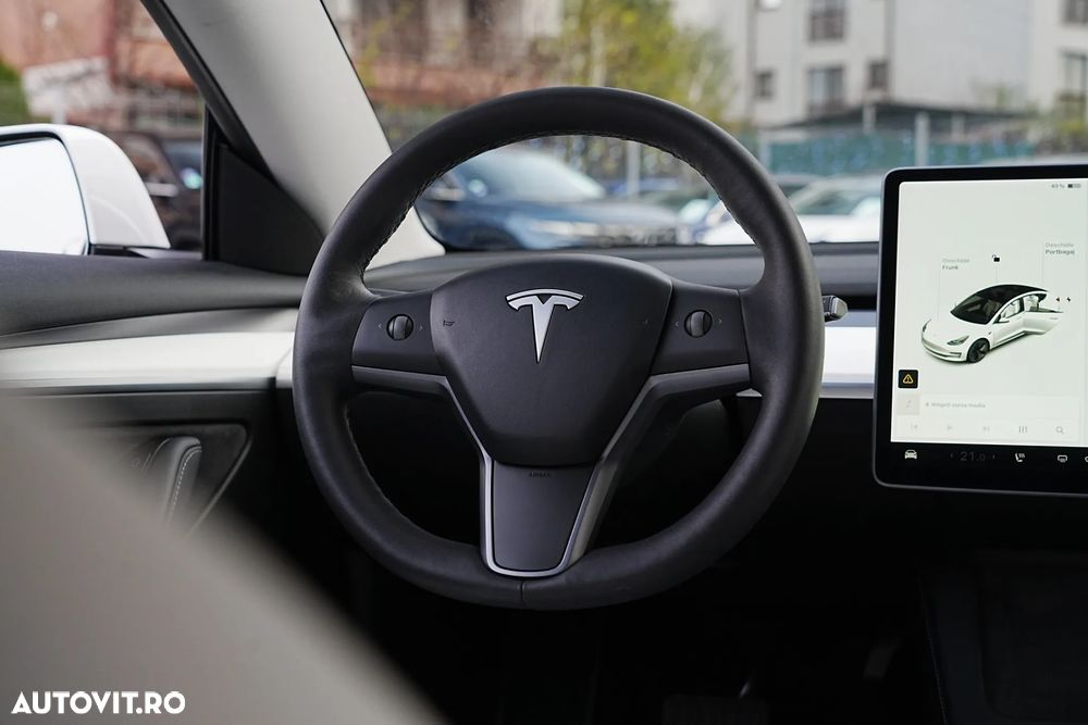 Tesla Model 3 Standard Reichweite Plus Hinterradantrieb - 19