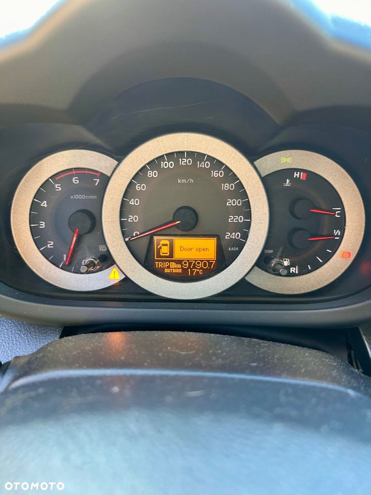 Toyota RAV4 2.2 D-4D Luna - 11