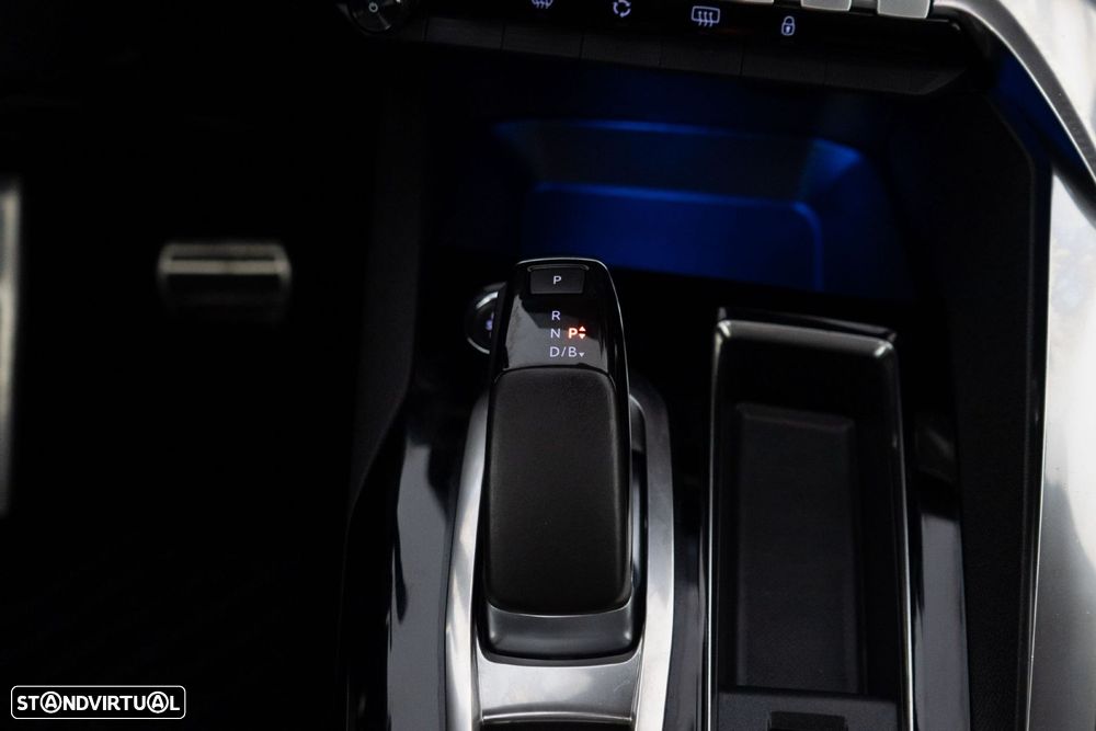 Peugeot 3008 1.6 Hybrid4 GT e-EAT8 - 29