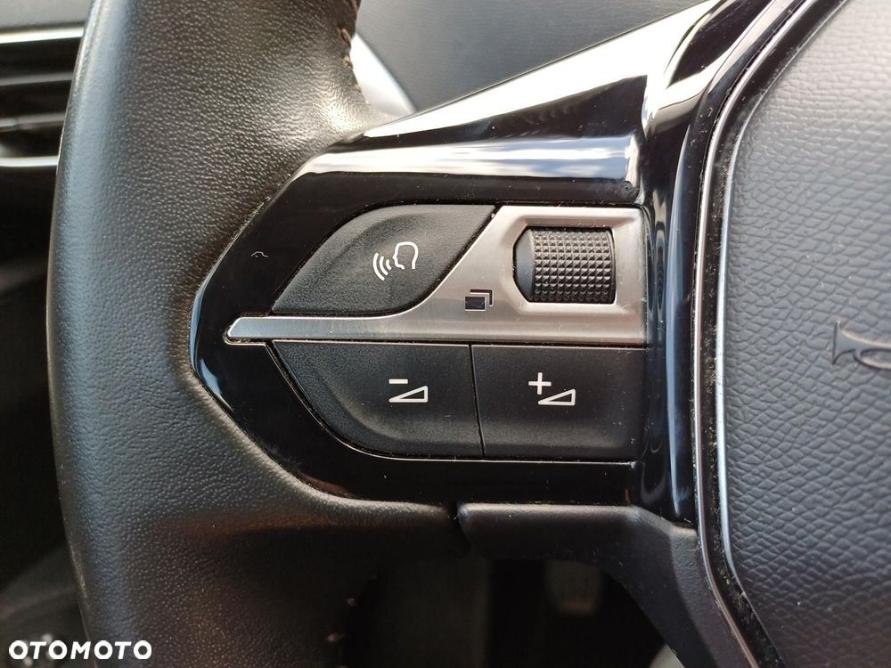 Peugeot 3008 1.2 PureTech Access S&S - 17