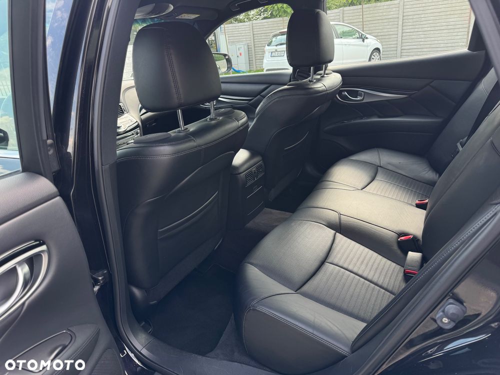 Infiniti Q70 2.2d Premium Executive - 27
