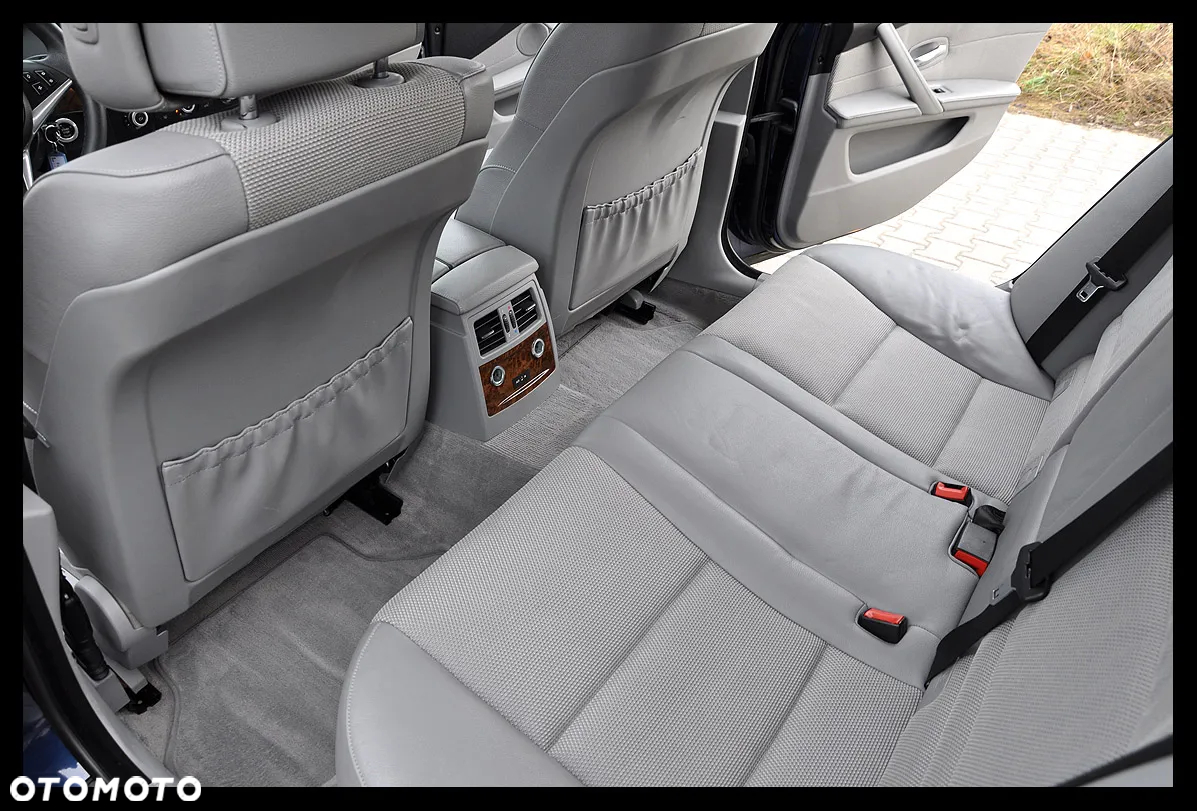 BMW Seria 5 525xi Touring Edition Lifestyle - 27