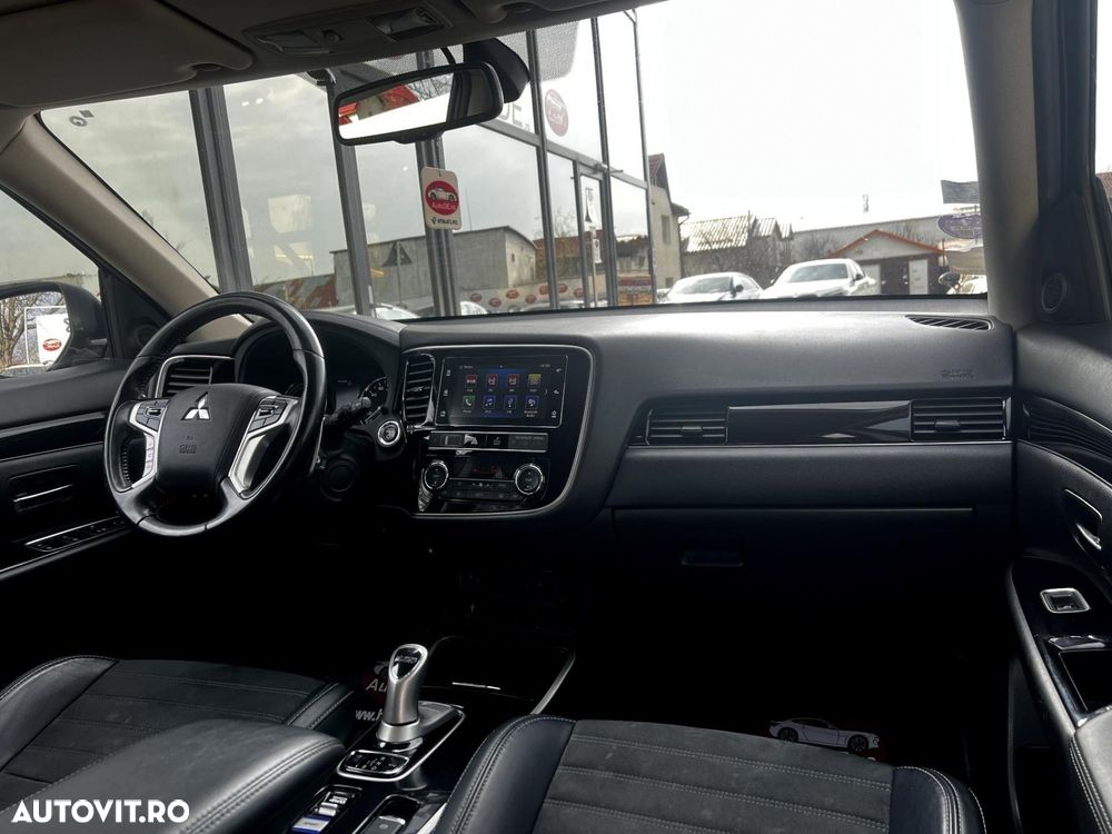 Mitsubishi Outlander - 6